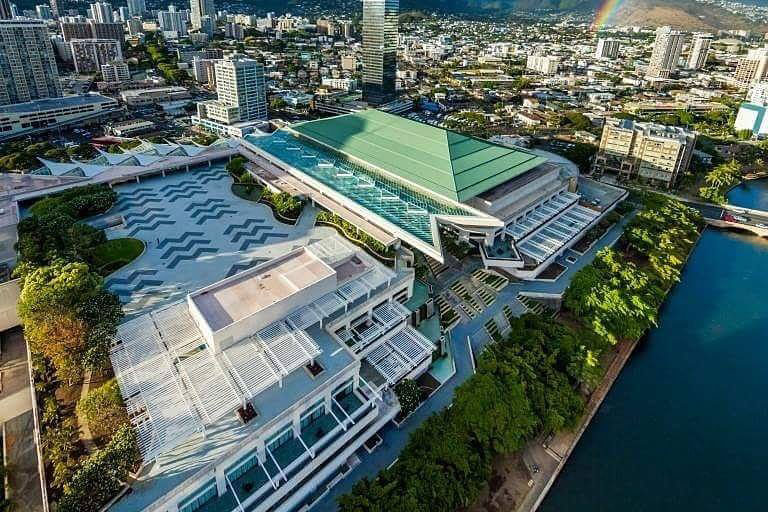 Hawaii Convention Center for Ilchi Lee's Book Talk