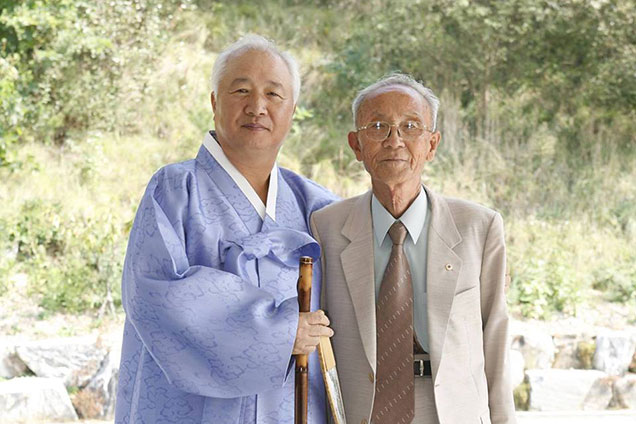 Ilchi Lee with his father