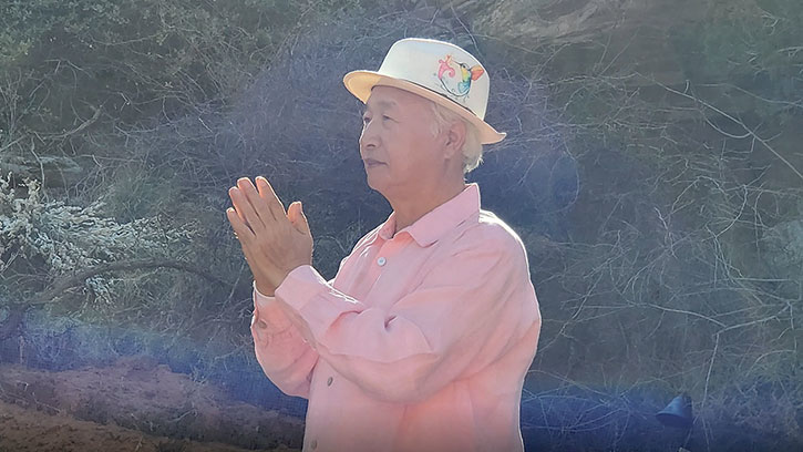 Ilchi Lee Praying in Sedona, Arizona